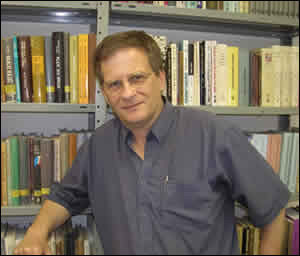 Daniel Gutwein Headshot