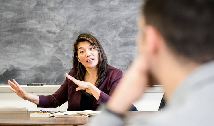 Image of Prof. Cindy I-Fen Cheng in a classroom Permission: UW photo collection